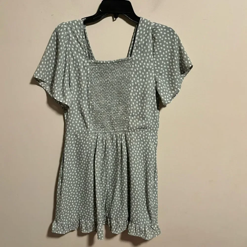 Abercrombie Flutter Sleeve Dress in Mint Dot Smocked- Size Medium